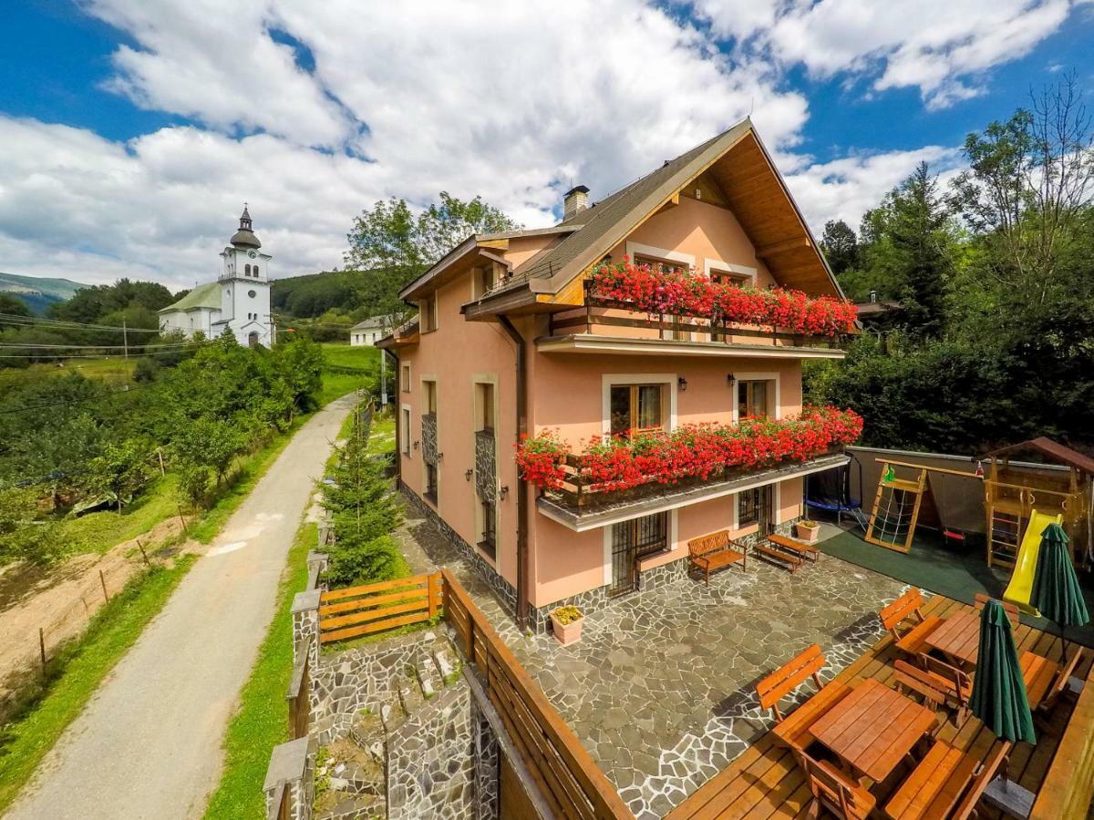 Holiday Home Skalka Mýto pod Ďumbierom Екстериор снимка