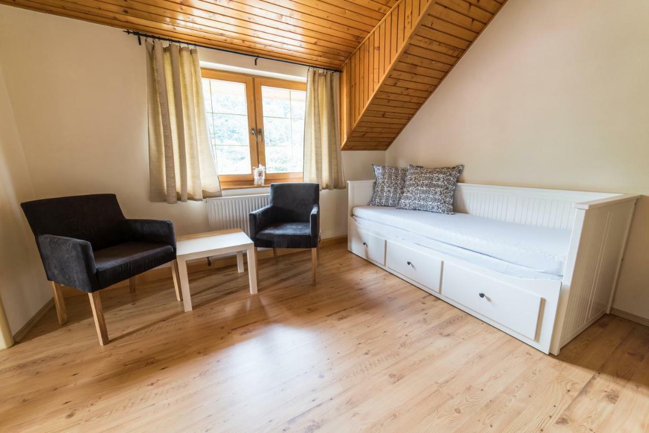 Holiday Home Skalka Mýto pod Ďumbierom Екстериор снимка