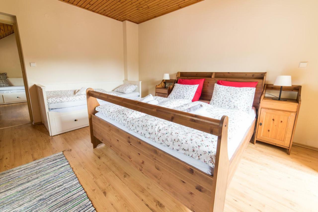 Holiday Home Skalka Mýto pod Ďumbierom Екстериор снимка